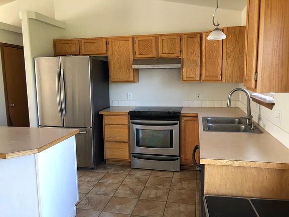2nd image of 1916 NW Canyon View Dr