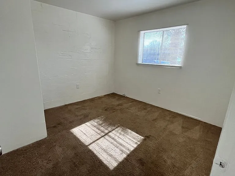 446 E Pastime Rd — Photo 37