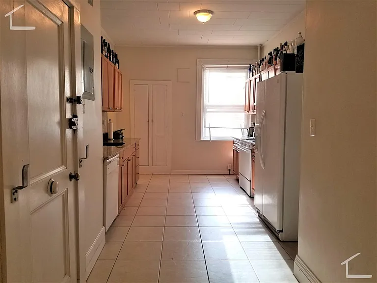 14 Euston St #1 — Photo 5