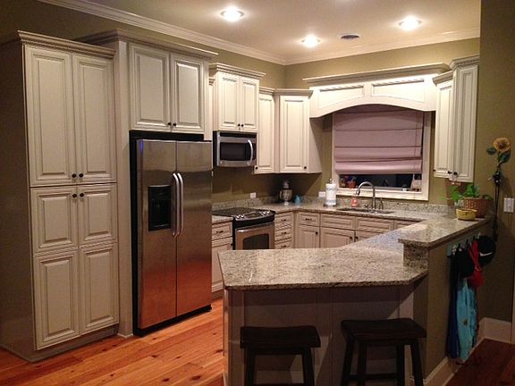 2nd image of 328 Windsor Dr N