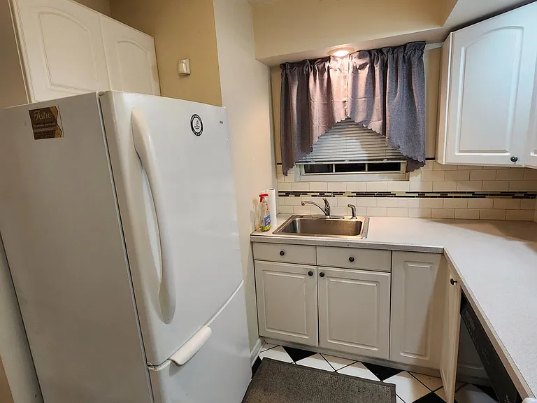 17 King Charles Ct — Photo 9