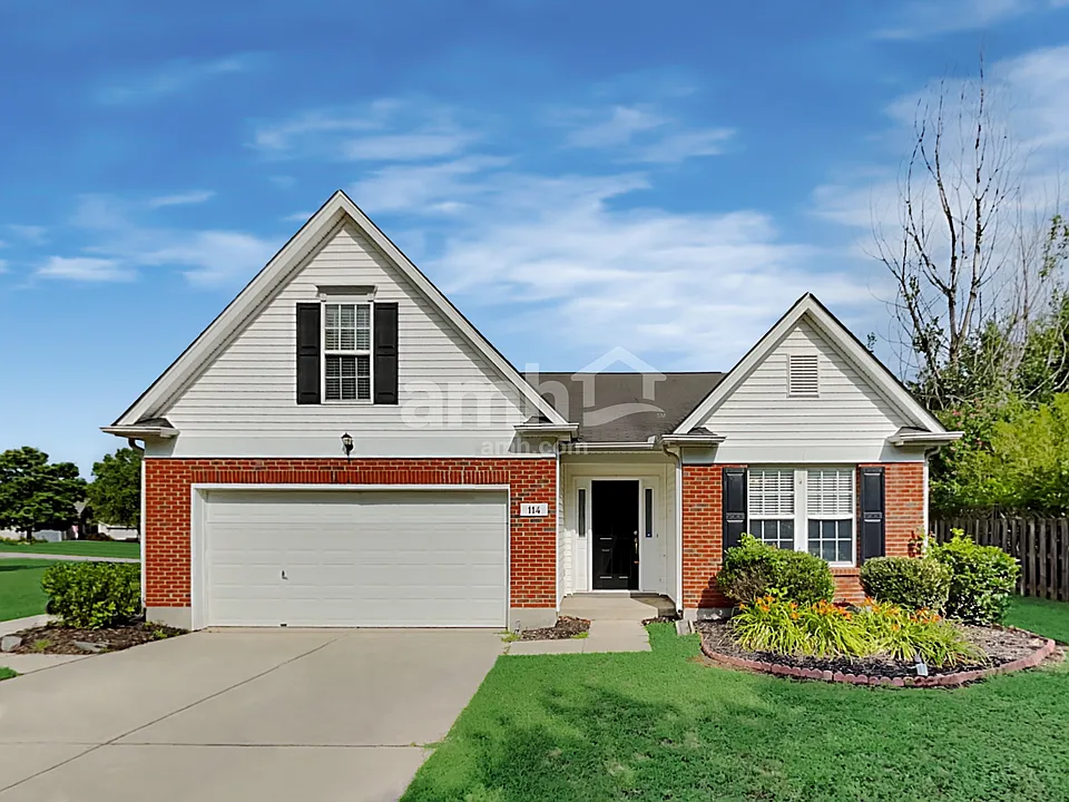 114 Elgin Ln