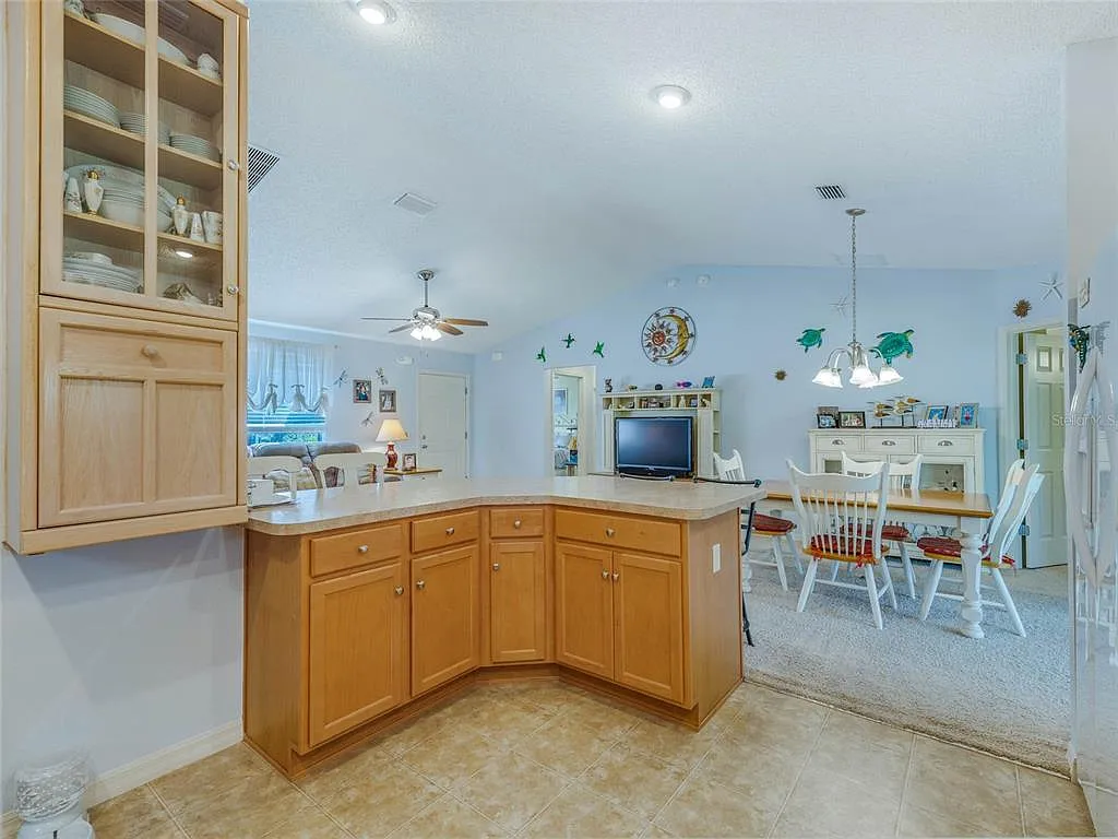 2 bed, 2.0 bath, 1142 sqft, $2,250 — Photo 2