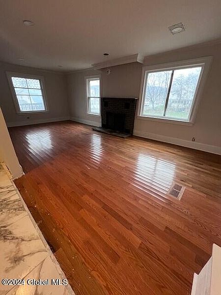 3rd image of 117 Poultney Street