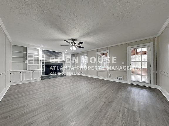 4th image of 2461 Chimney Top Ln