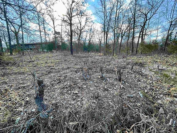3rd image of 88 Isleta Dr