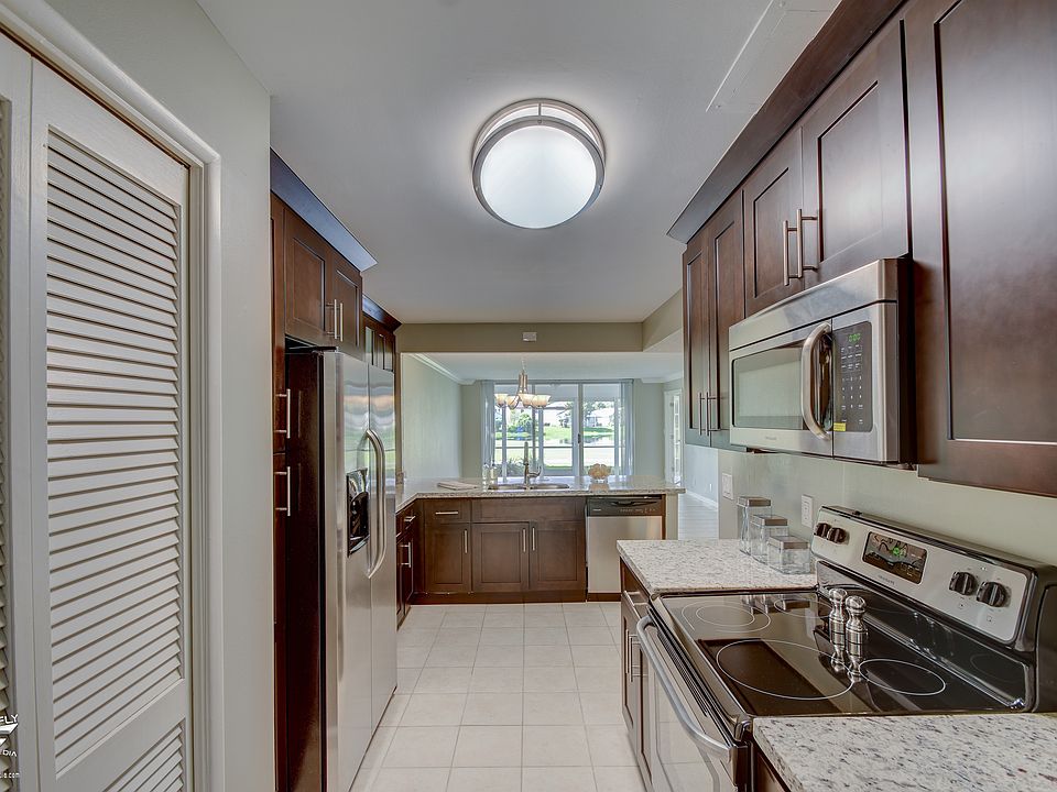 1st image of 823 Cypress Blvd
