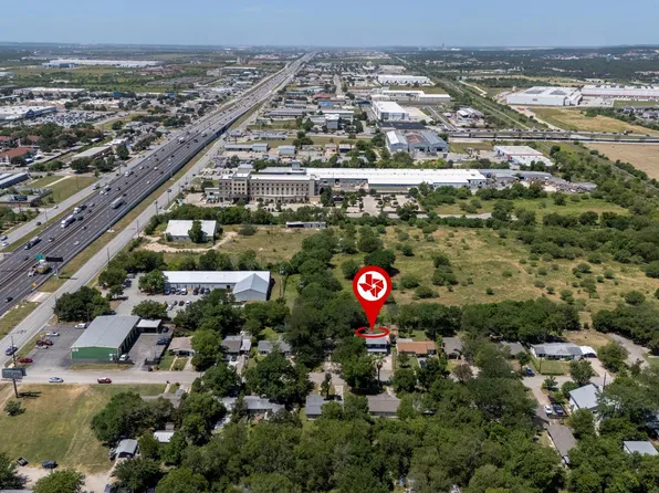133 Sherwood St, San Marcos, TX 78666