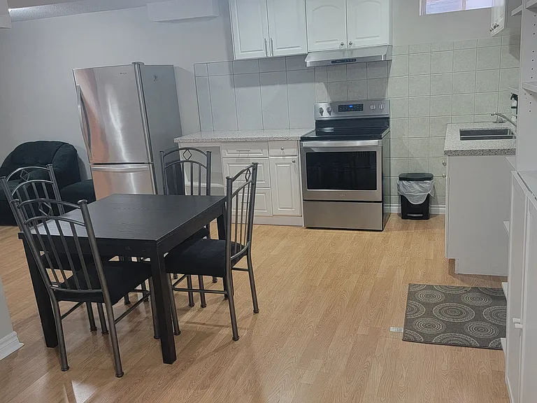31 Pinecone Dr #BASEMENT — Photo 4