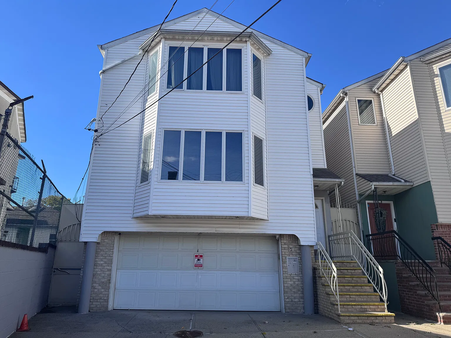 3 bed, $2,800 — Photo 1