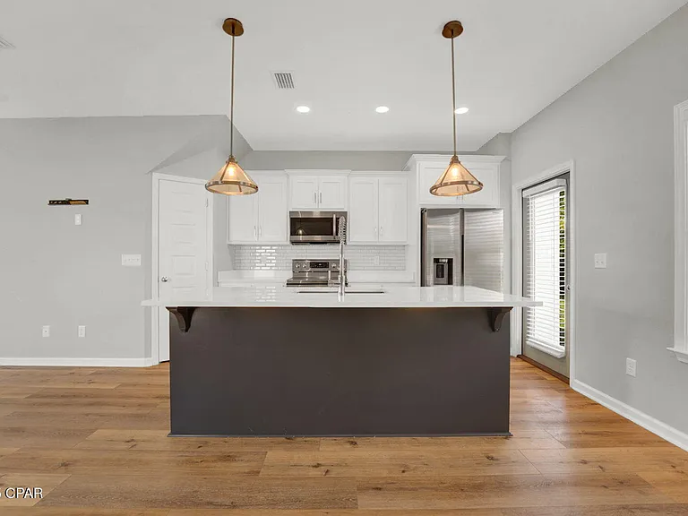 408 Raven Ln — Photo 10
