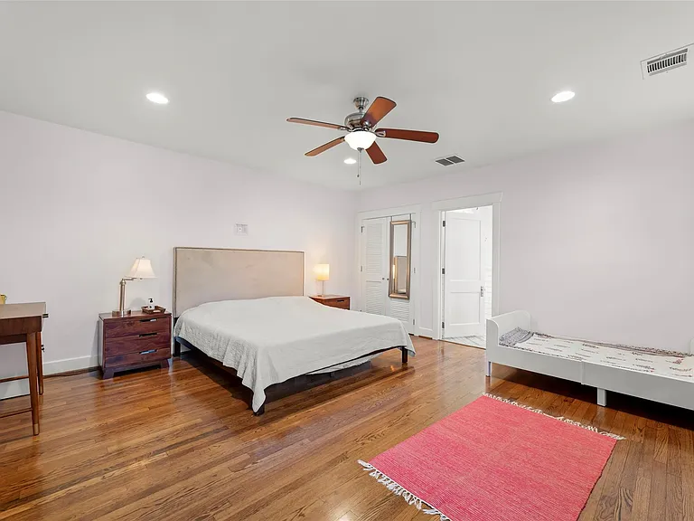 817 Gale St — Photo 25