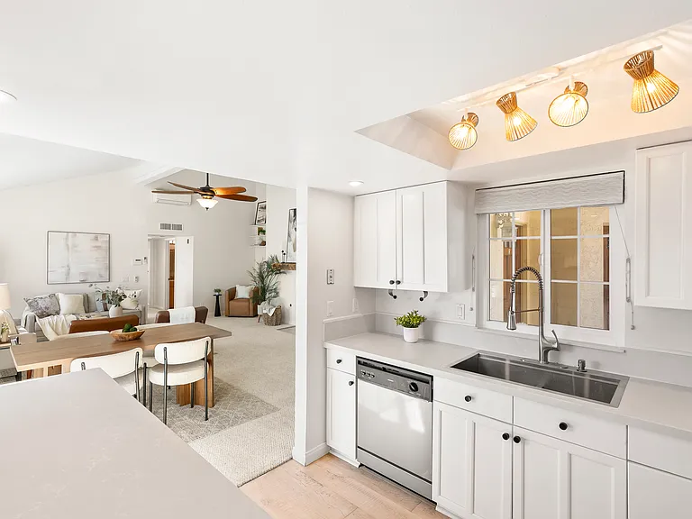 259 Donax Ave #F — Photo 9