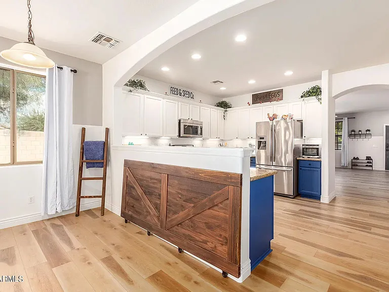 1180 E Saddleback Pl — Photo 5
