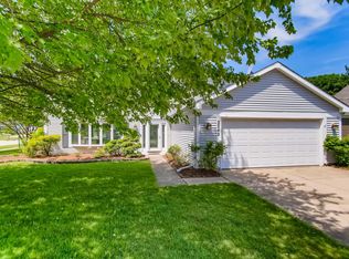 2242 Stirrup Ln, Wheaton, IL 60189