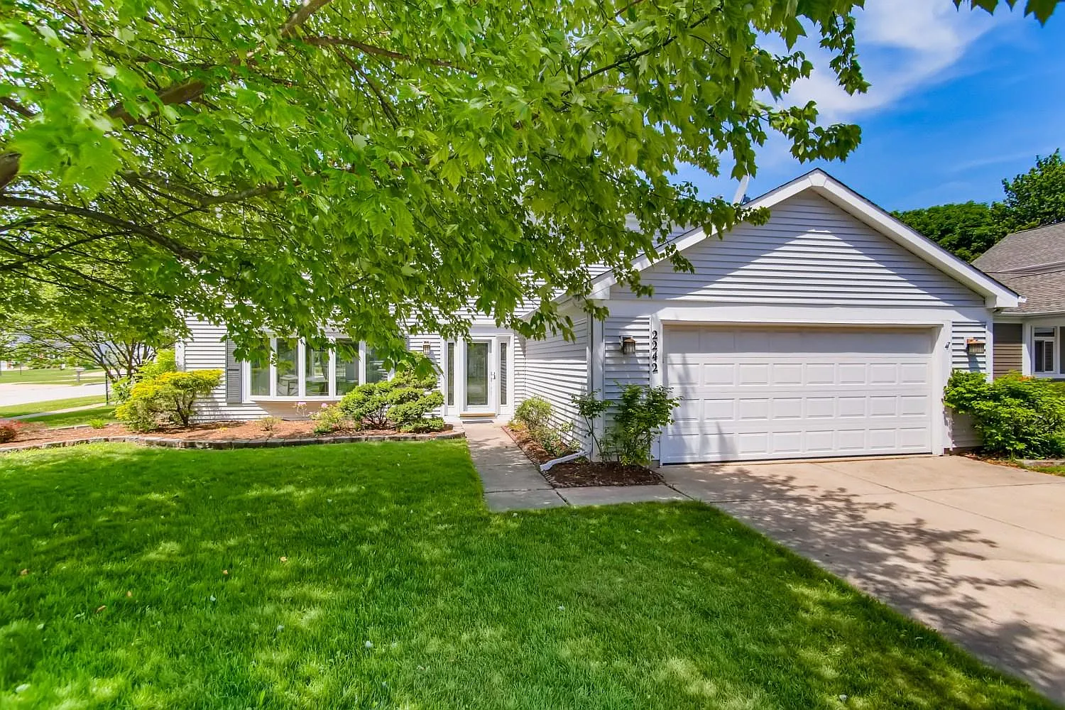 2242 Stirrup Ln photo 1