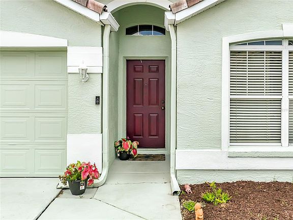 2nd image of 907 GLEN ABBEY CIRCLE