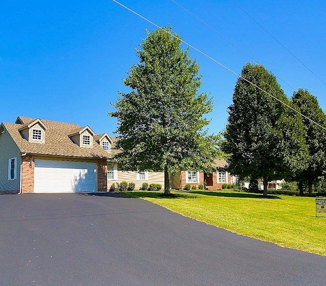 1st image of 865 Wexford Way