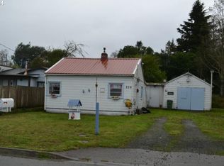 239 Wallace Ave, Coos Bay, OR 97420