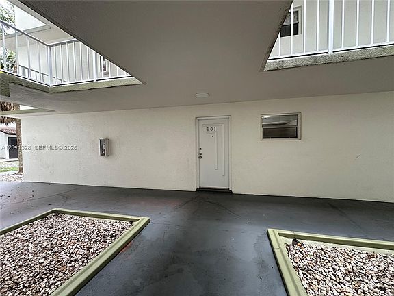5th image of 4215 N University Dr APT 101