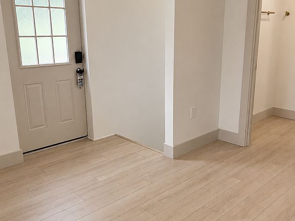 4th image of 1116 Trigg St