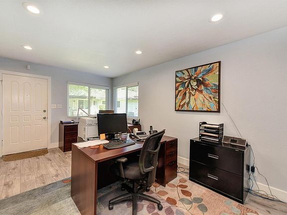 4th image of 251 Breuner Dr APT 3