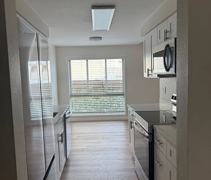 290 Lee Street — Photo 10