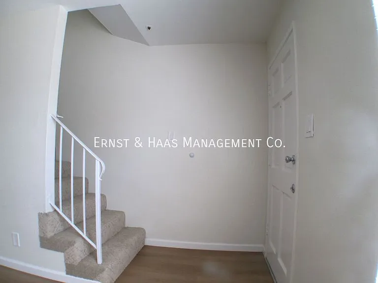 8621 1/2 Cedar St — Photo 10