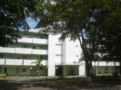 1201 NE 191st St #G416, Miami, FL, 33179