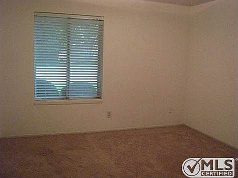 5th image of 2826 Saint George Dr