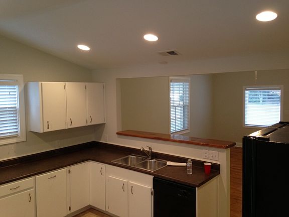 Kitchen sink, dishwasher.