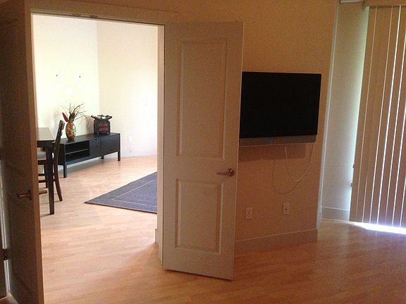 2nd image of 945 E Playa Del Norte Dr