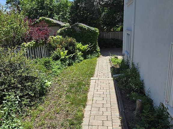 4th image of 45 Clareville Cres