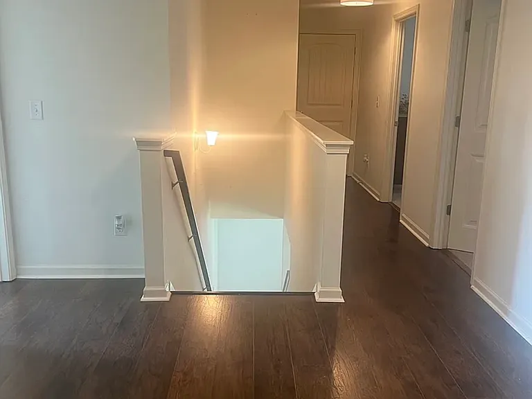 4599 Woodford Cir — Photo 16