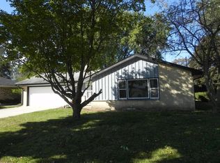 845 6th Ave, Grafton, WI 53024