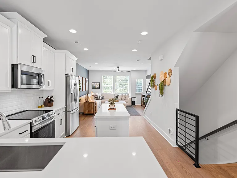 6020 Irwins Branch Dr — Photo 16
