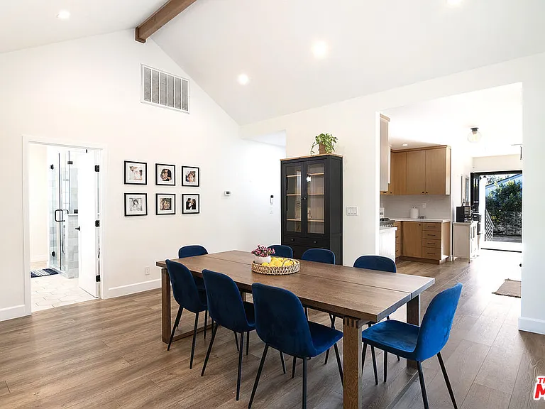 13220 Erwin St — Photo 9