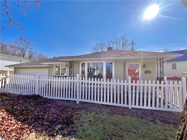 226 Willow Wood Dr, Chippewa Lake, OH 44215