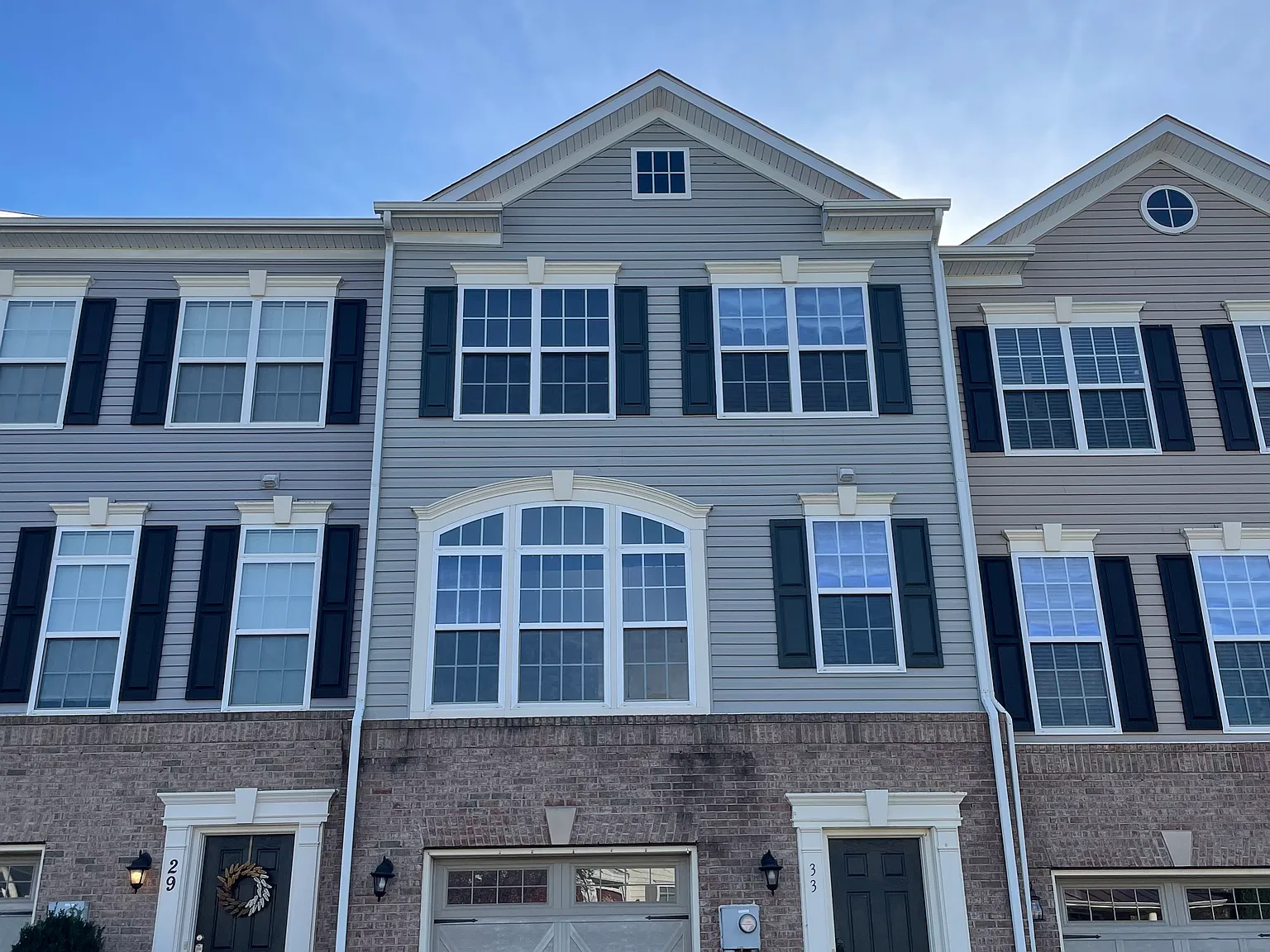 3 bed, 1840 sqft, $2,100 — Photo 1