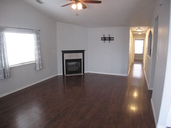4th image of 396 1/2 Skyler St