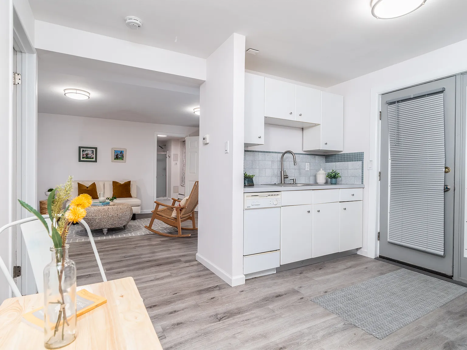 2 bed, 738 sqft, $2,900 — Photo 3