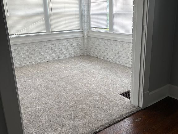 3rd image of 652 E 54th St #652