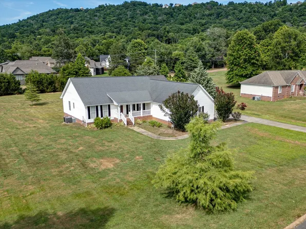 9021 Greystone Valley Dr, Ooltewah, TN 37363