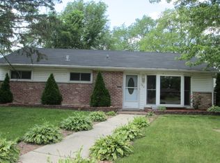 180 Shabbona Dr, Park Forest, IL
