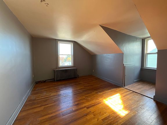 5th image of 86-88 Garibaldi Ave #6