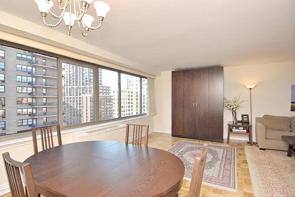 Sold by Real Direct | media 18