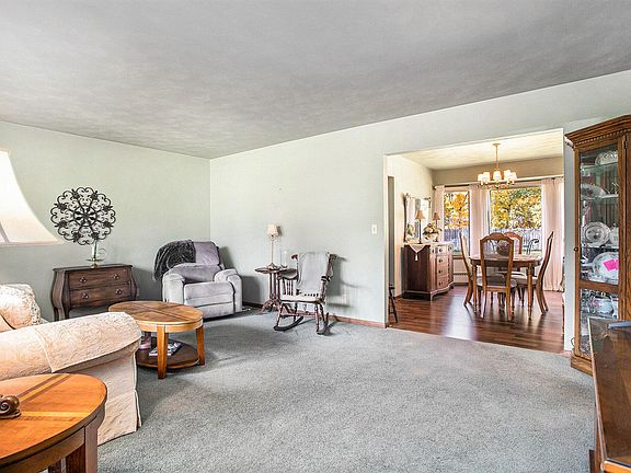 4th image of 118 Moonwood Trl