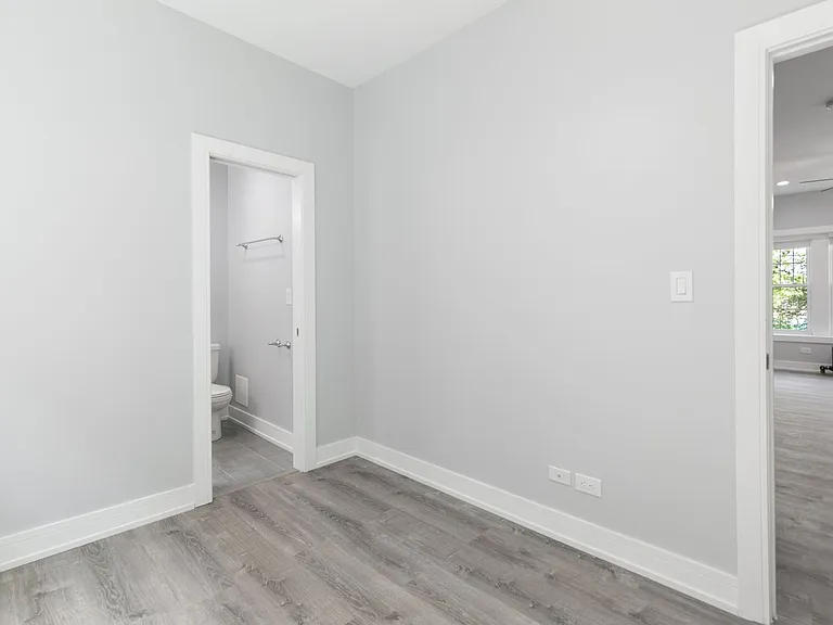 6035-6045 N Winthrop Ave #1055-1067 — Photo 87