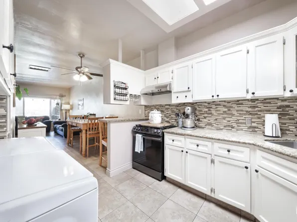 3600 Sampson Ct APT B, Bakersfield, CA 93309