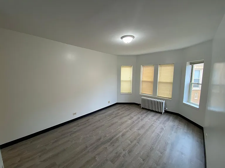 Central Park Apartments — Photo 23